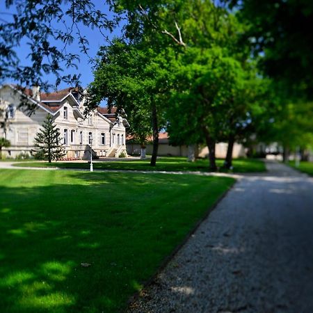 Chateau Maucaillou Moulis-en-Medoc Exterior photo